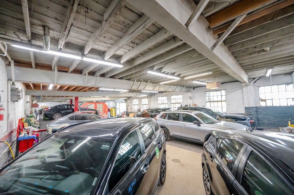Garage, Interior