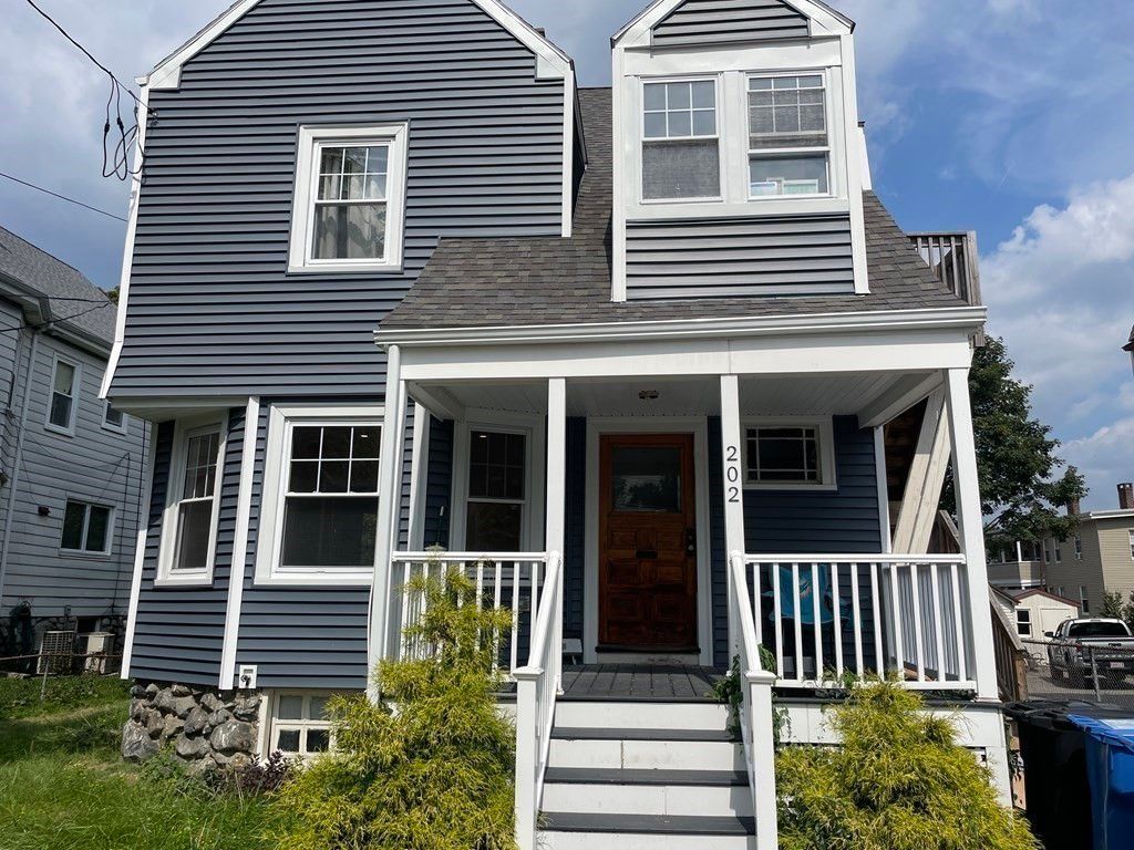 Exterior, Facade, Queen Anne Victorian