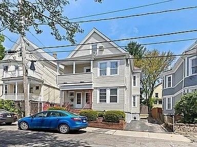 Exterior, Facade, Queen Anne Victorian