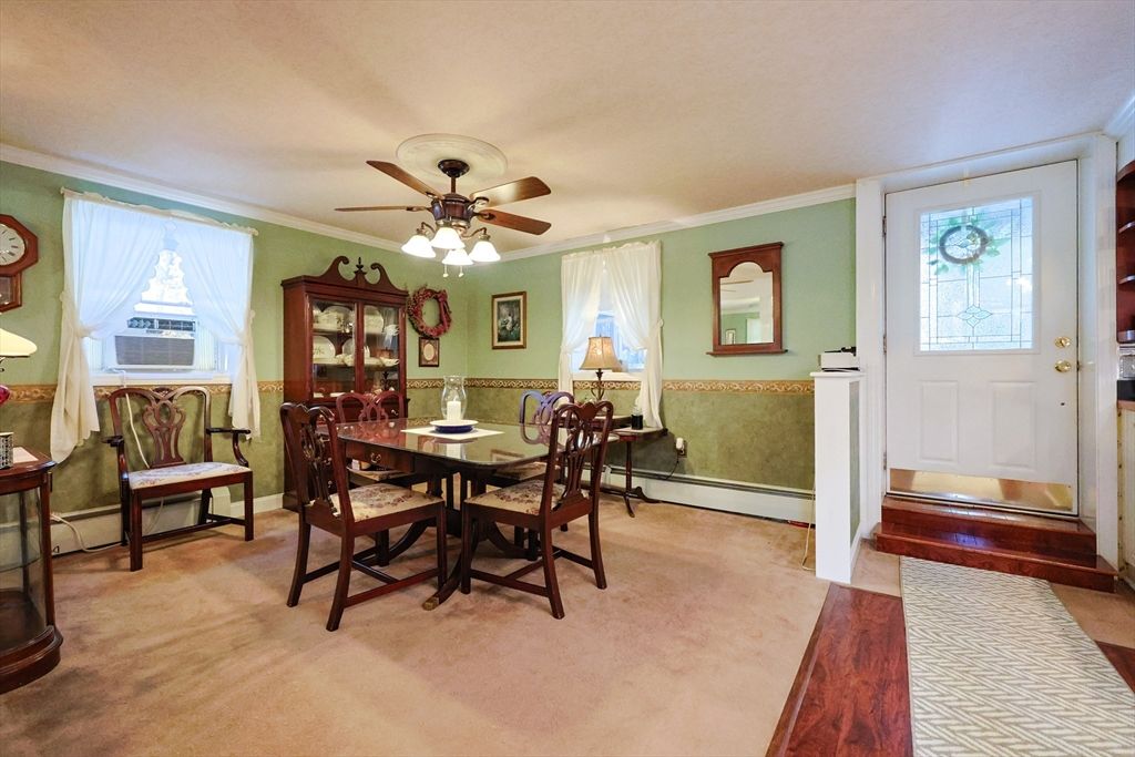 Dining room, Interior