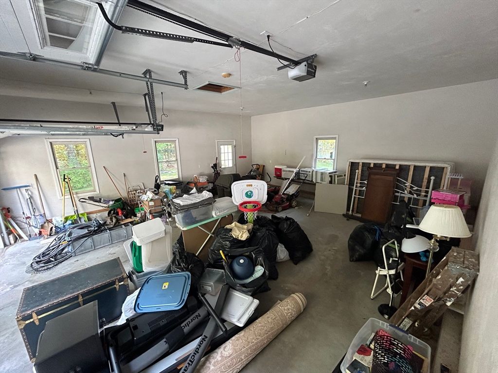 Garage, Interior