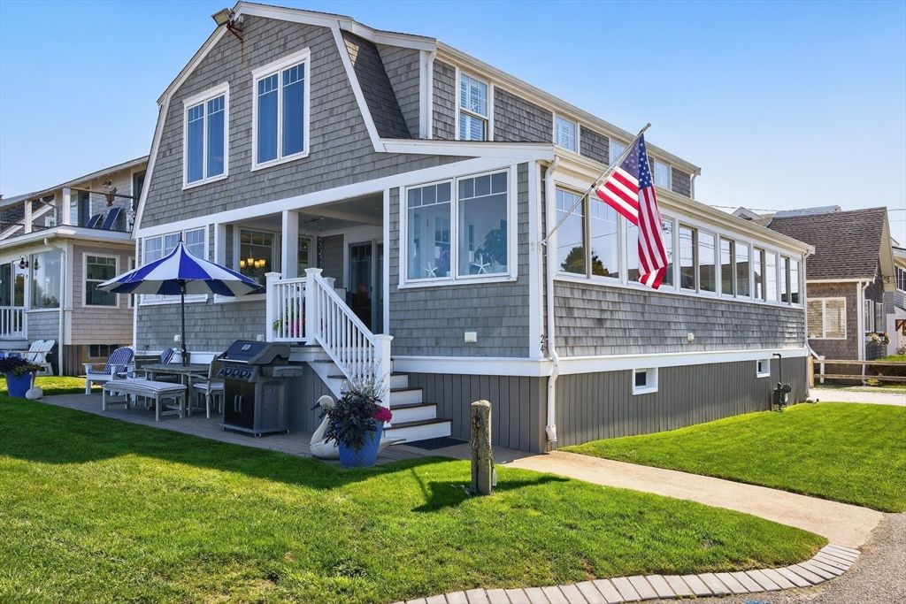 Exterior, Facade, Cape Cod