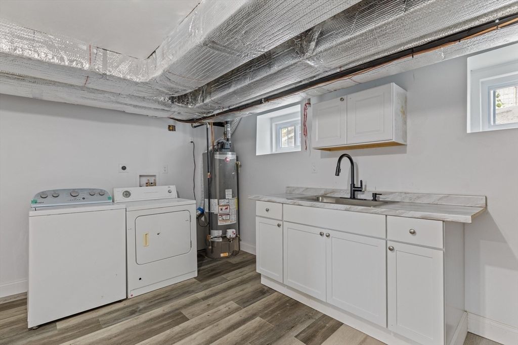 Interior, Washer, Wood Texture Flooring