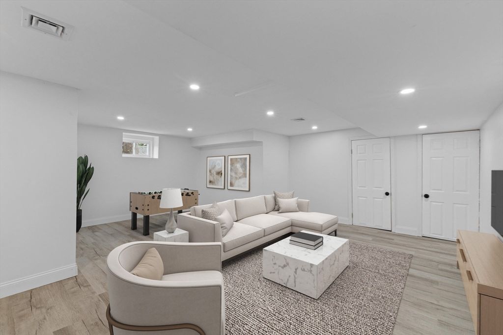 Game Room, Interior, Living room, Recessed Lighting, Wood Texture Flooring