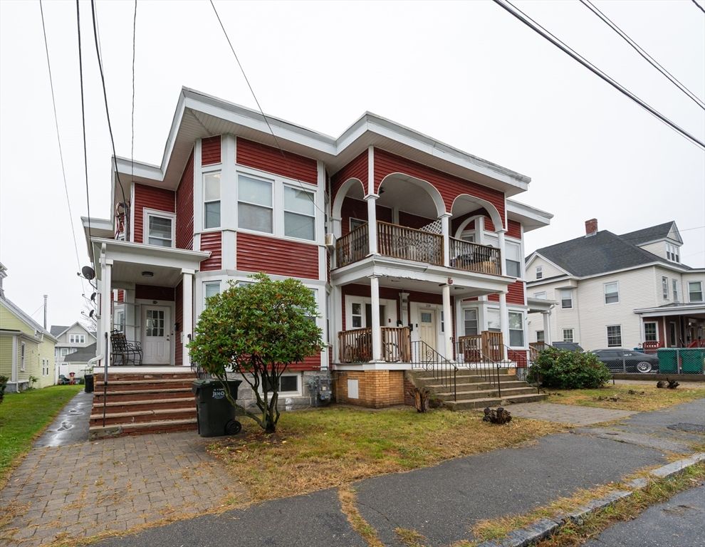 Exterior, Facade, Queen Anne Victorian