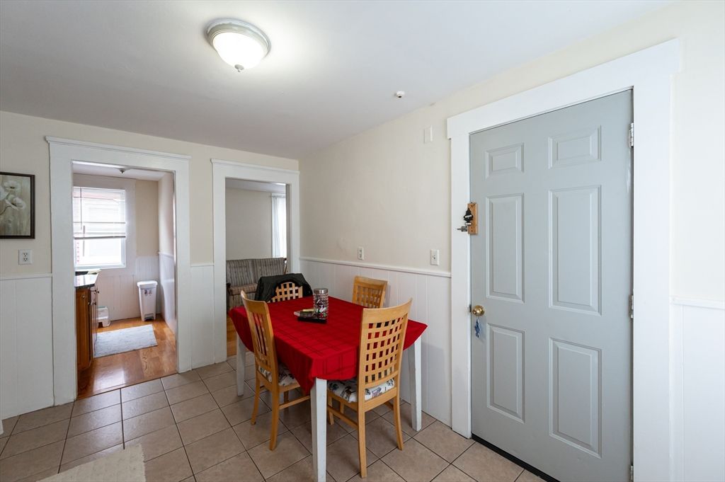 Dining room, Interior