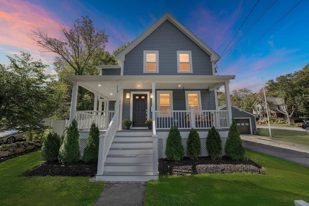 Exterior, Facade, Queen Anne Victorian