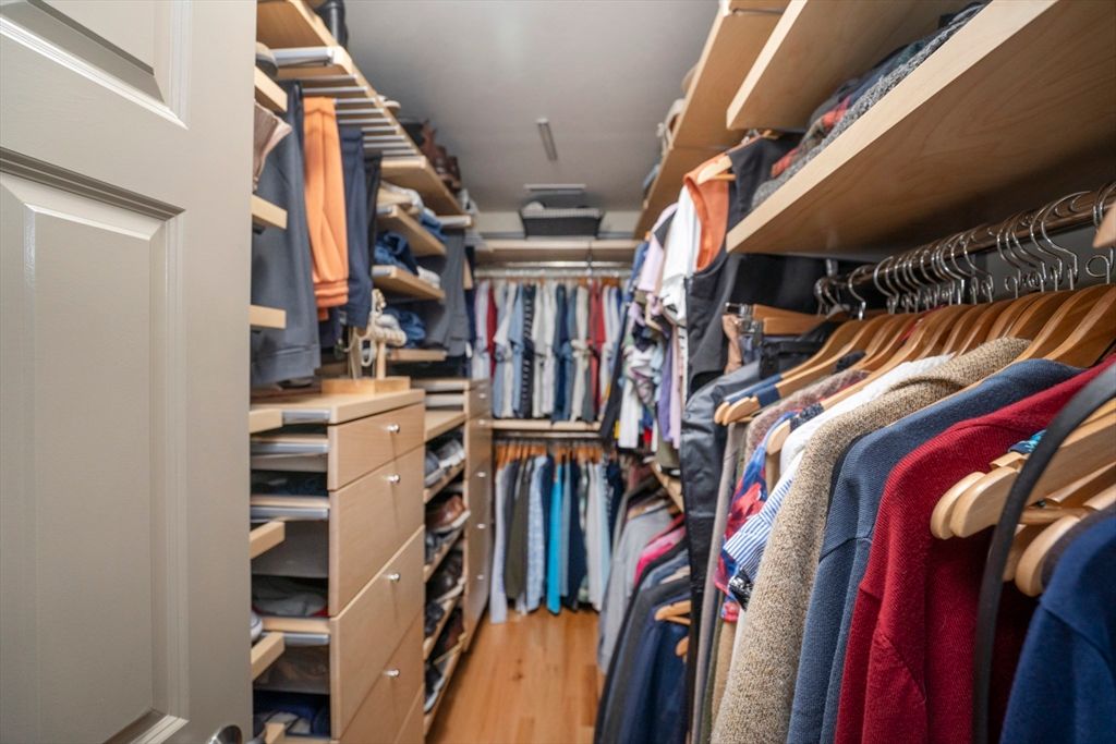 Interior, Walk-in Closets, Wood Texture Flooring