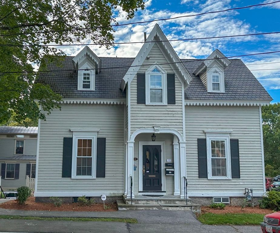 Exterior, Facade, Queen Anne Victorian