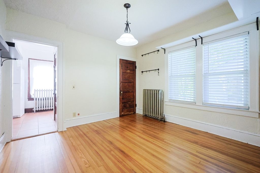 Empty room, Interior, Pendant Lights, Wood Texture Flooring