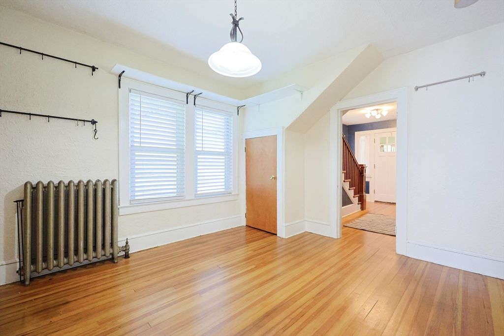 Empty room, Interior, Pendant Lights, Wood Texture Flooring