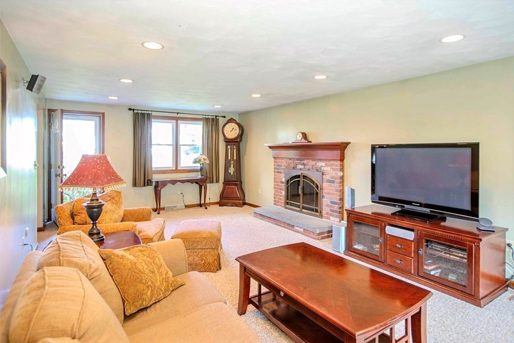 Fireplace, Interior, Living room, Recessed Lighting