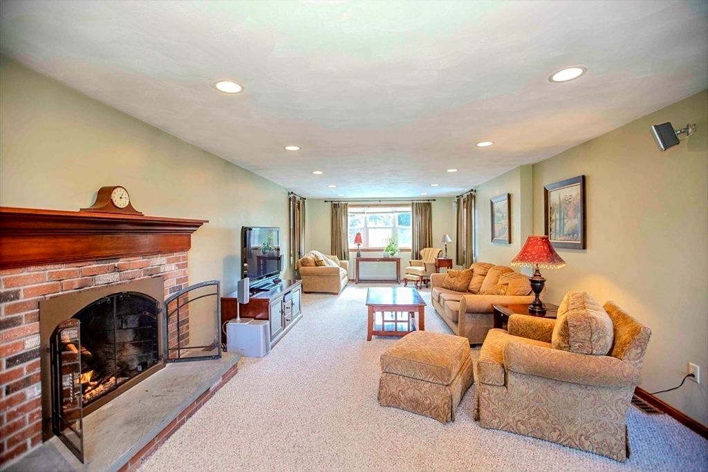 Fireplace, Interior, Living room, Recessed Lighting