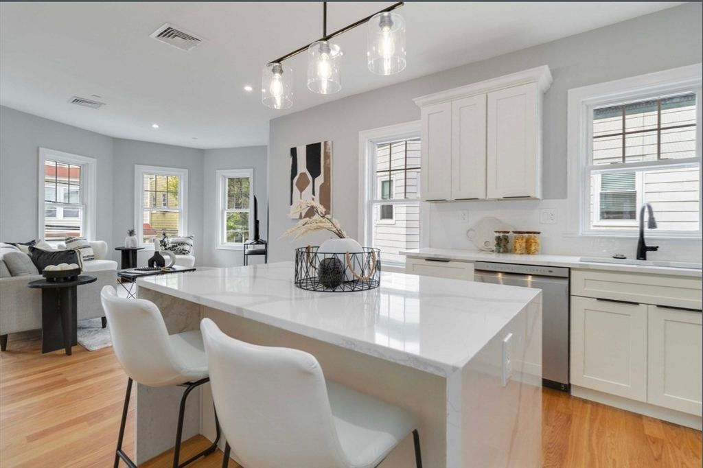 Interior, Kitchen, Living room, Recessed Lighting, Wood Texture Flooring