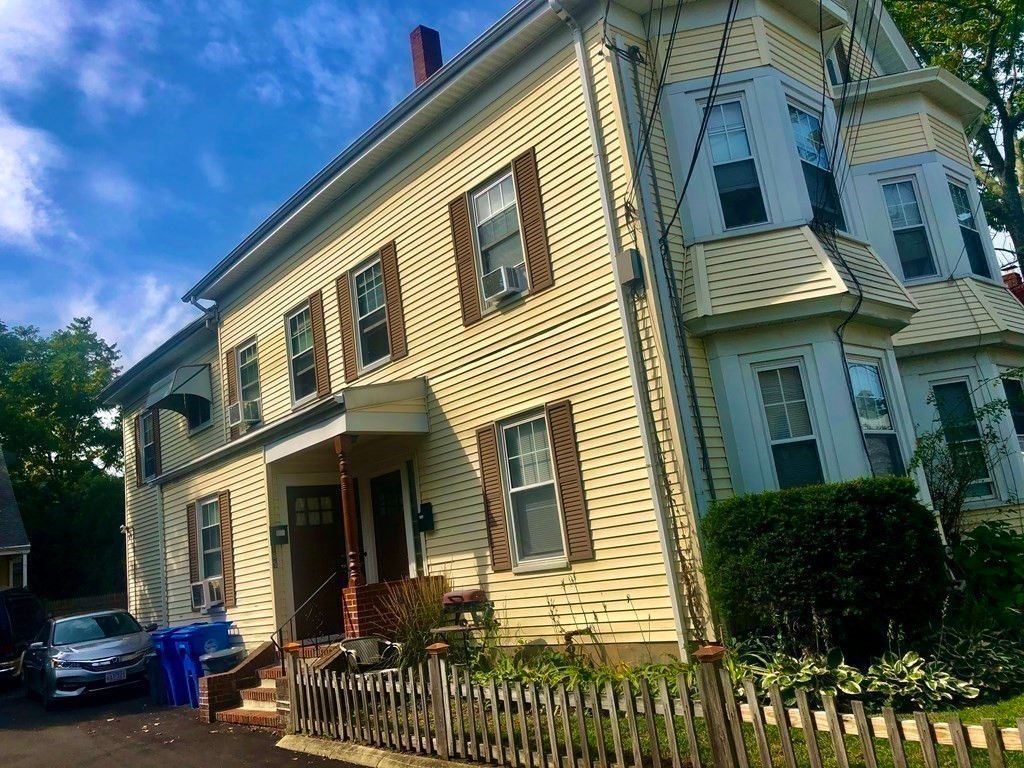Exterior, Facade, Queen Anne Victorian