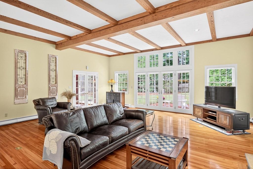 Interior, Living room, Recessed Lighting, Wooden Beams, Wood Texture Flooring