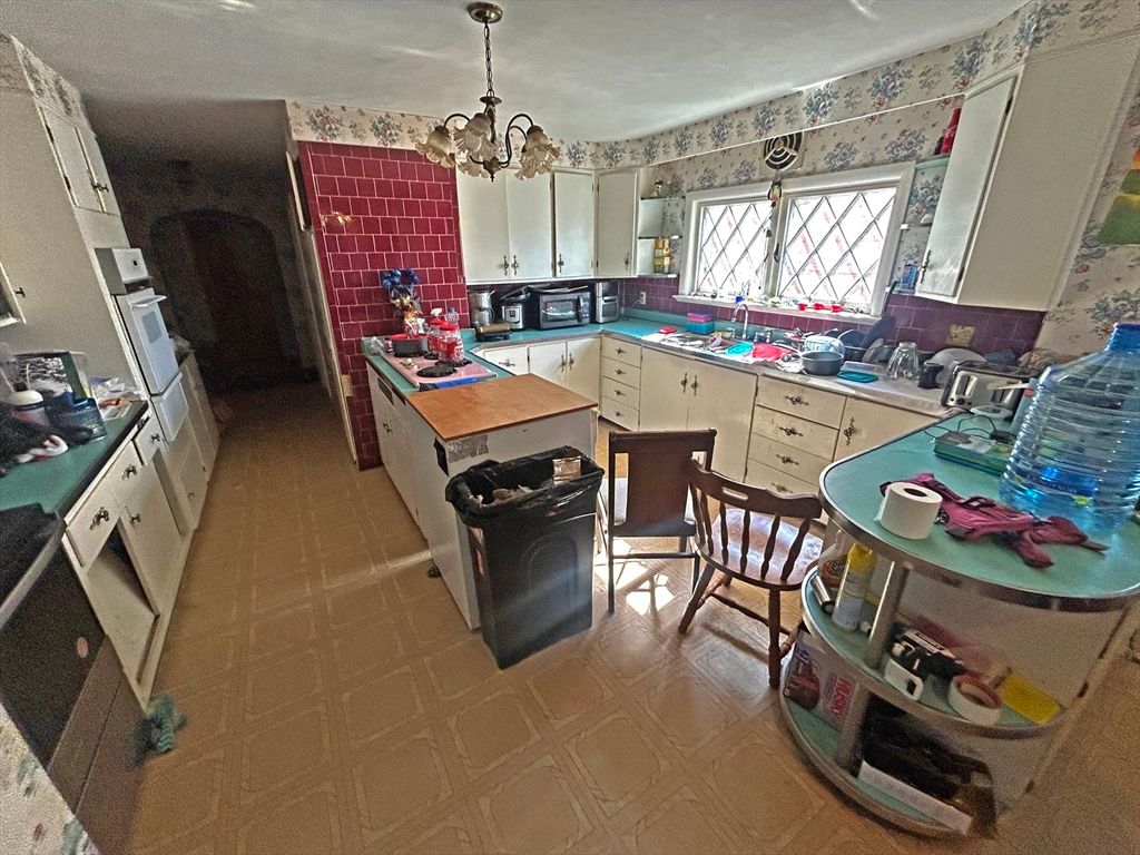 Chandelier, Interior, Kitchen