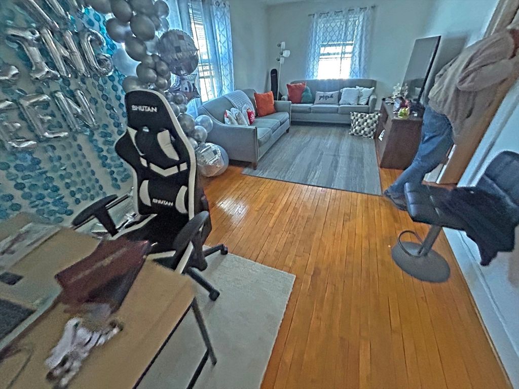 Fitness Equipment, Interior, Living room, Wood Texture Flooring