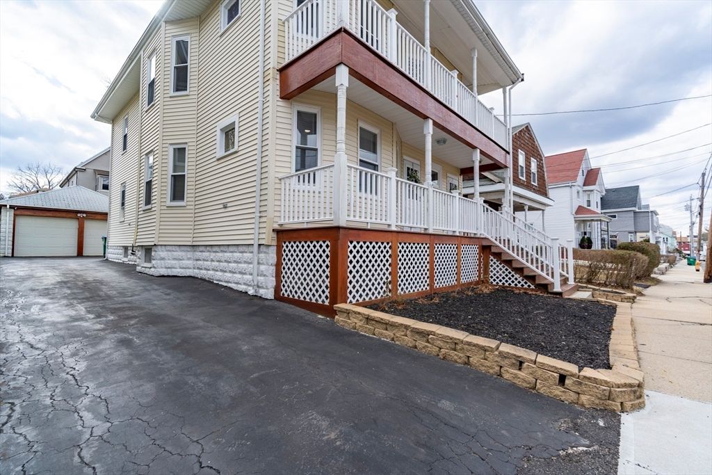 Detached Garage, Exterior