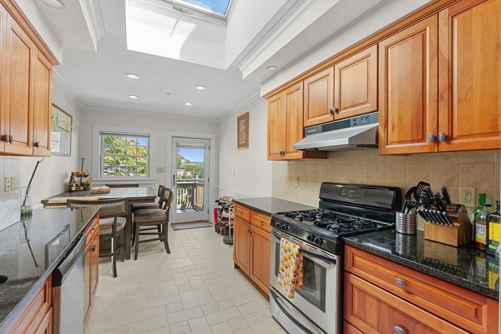 Dining room, Interior, Kitchen, Recessed Lighting