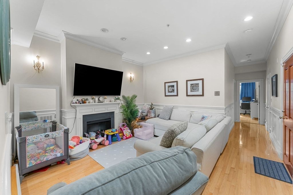 Fireplace, Interior, Living room, Recessed Lighting, Wood Texture Flooring