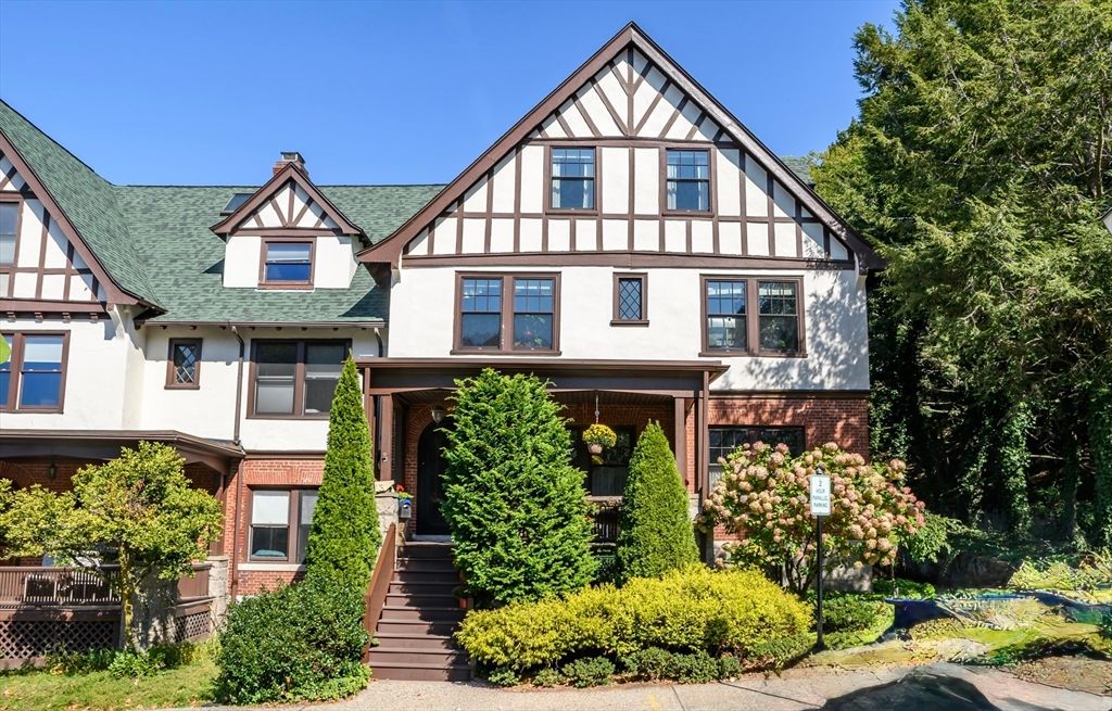 Exterior, Facade, Tudor Revival