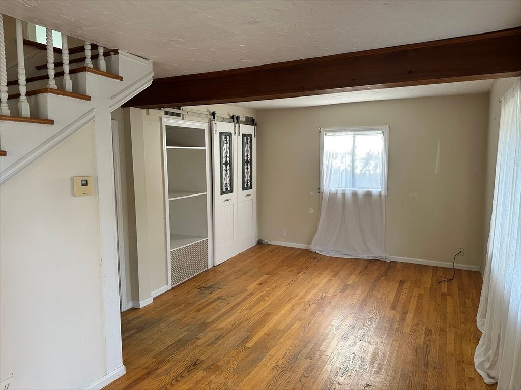 Empty room, Interior, Wooden Beams, Wood Texture Flooring