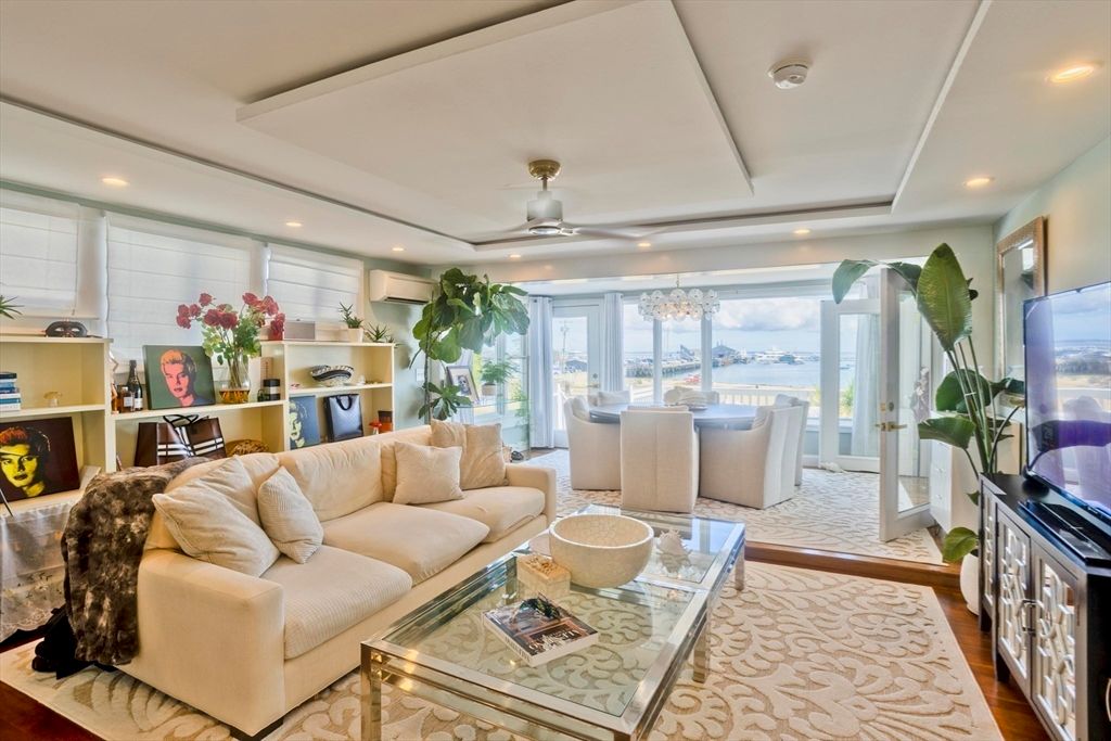 Chandelier, Dining room, Interior, Living room, Recessed Lighting, Water, Wood Texture Flooring