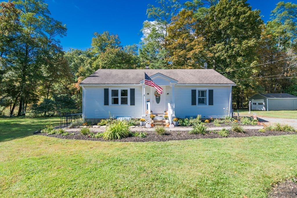 Backyard, Detached Garage, Exterior, Facade, Cape Cod