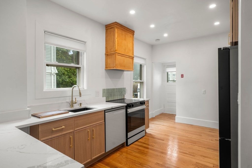 Interior, Kitchen, Recessed Lighting, Wood Texture Flooring
