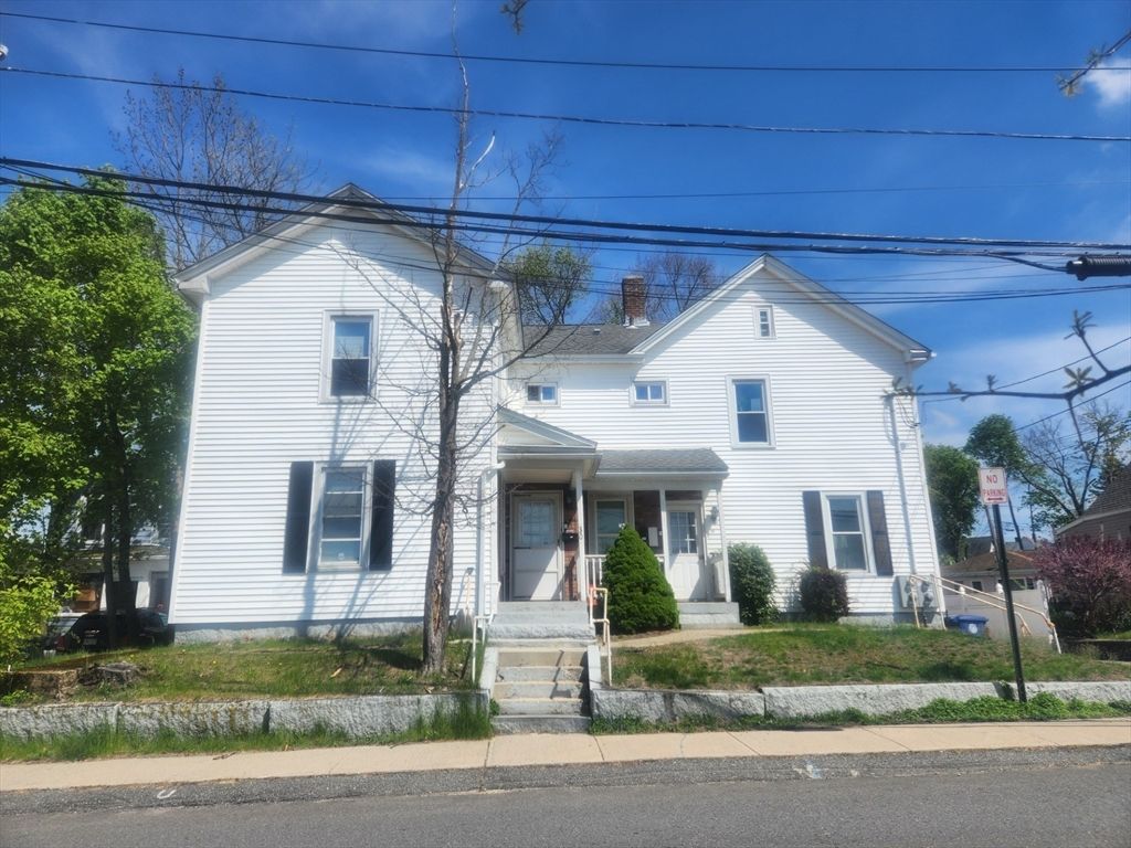 Exterior, Facade, Queen Anne Victorian