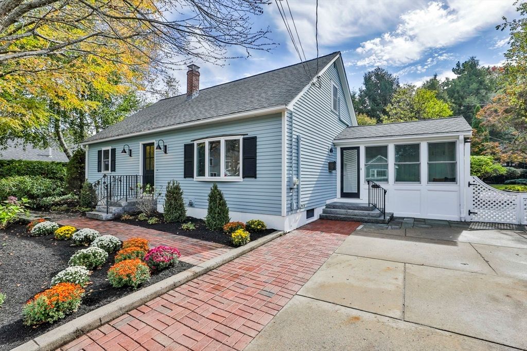 Exterior, Facade, Cape Cod