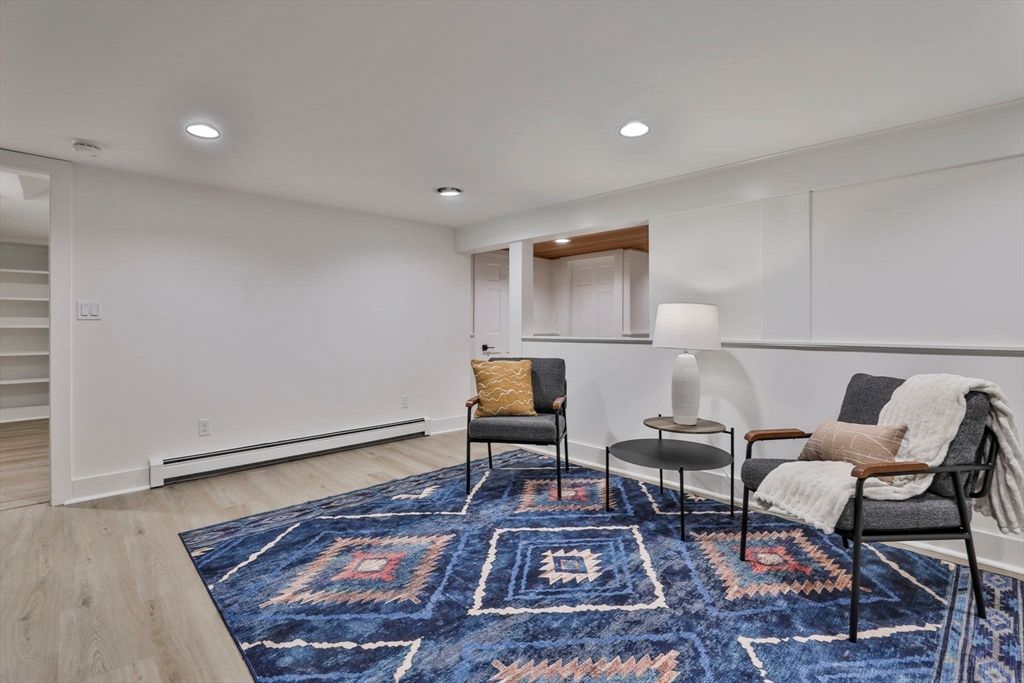Interior, Recessed Lighting, Wood Texture Flooring