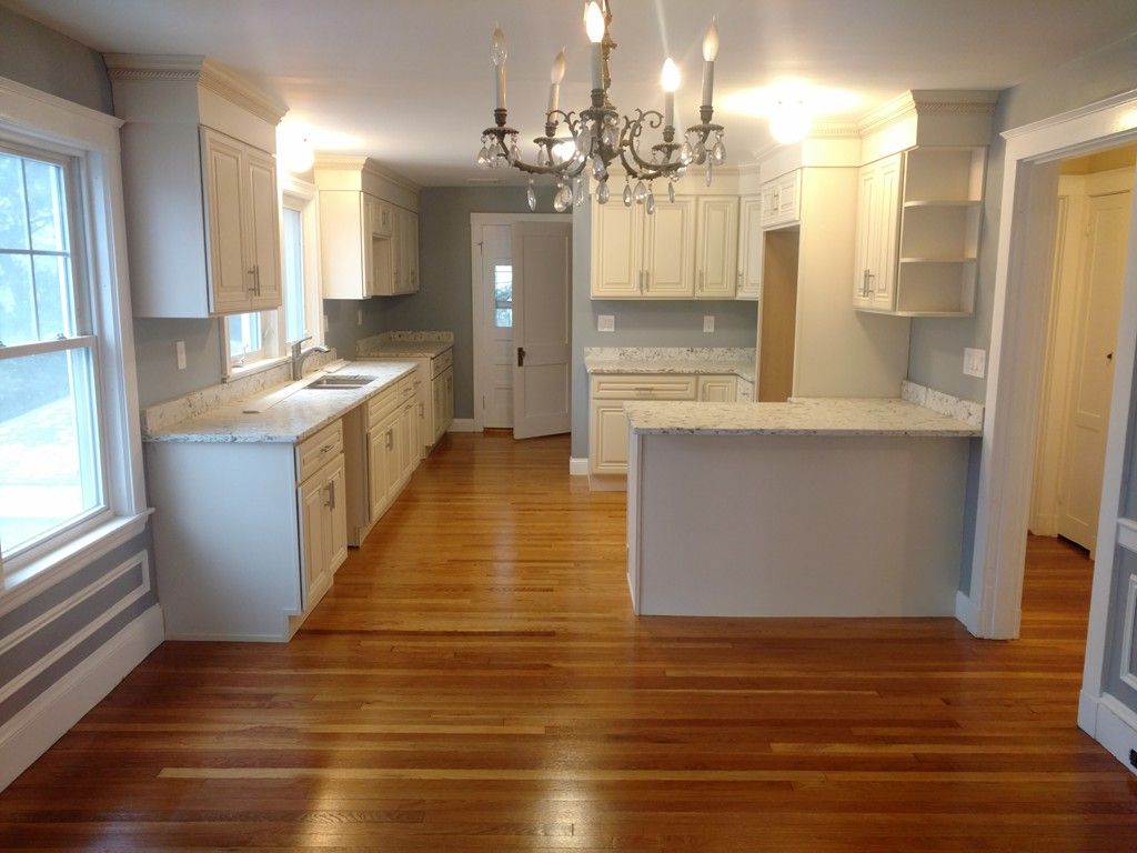 Chandelier, Interior, Kitchen, Wood Texture Flooring