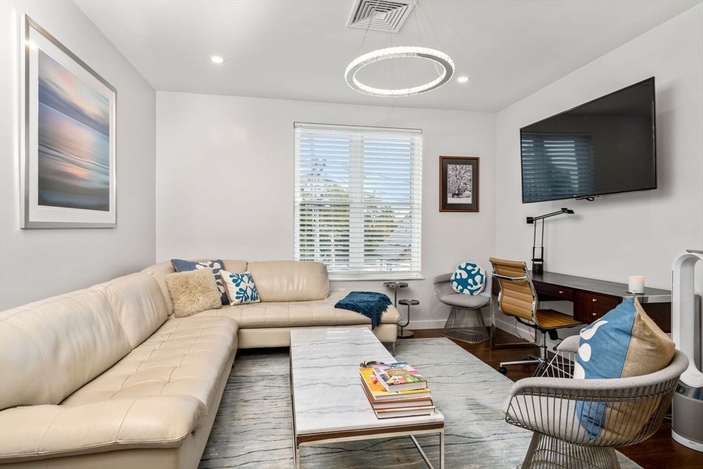 Interior, Living room, Pendant Lights, Recessed Lighting, Wood Texture Flooring