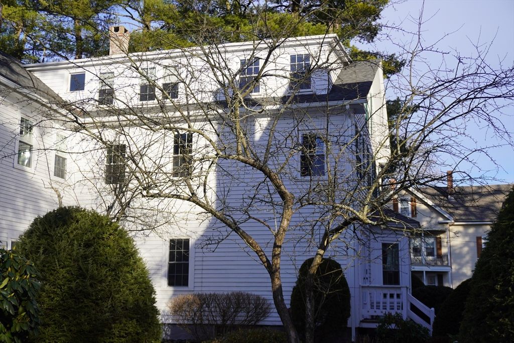 Exterior, Facade, American Foursquare