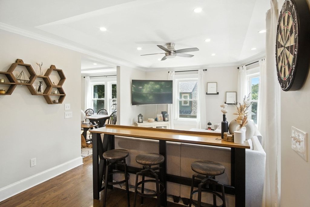 Interior, Recessed Lighting, Wood Texture Flooring