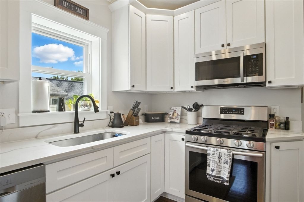 Interior, Kitchen, Stainless Steel Appliances