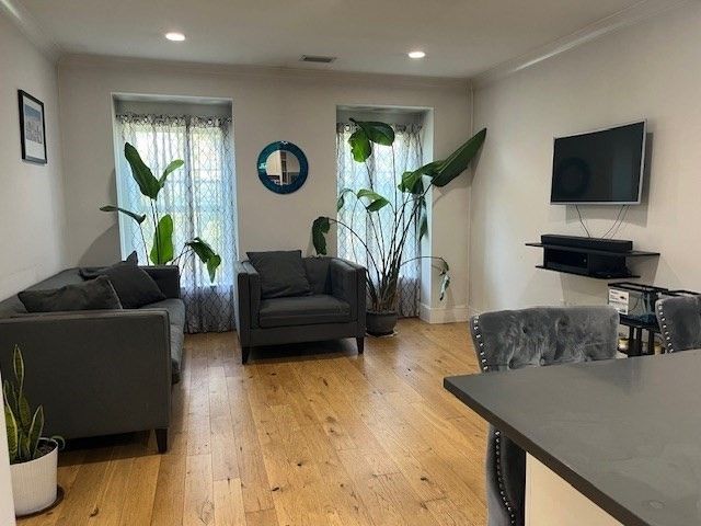 Interior, Living room, Recessed Lighting, Wood Texture Flooring