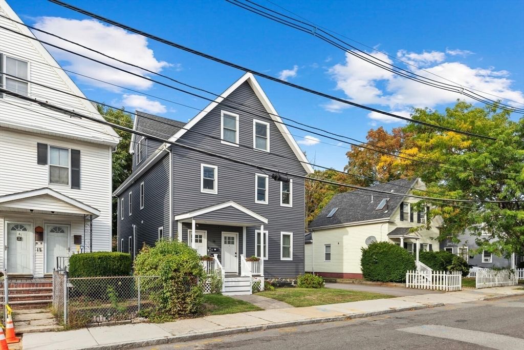 Exterior, Facade, Queen Anne Victorian