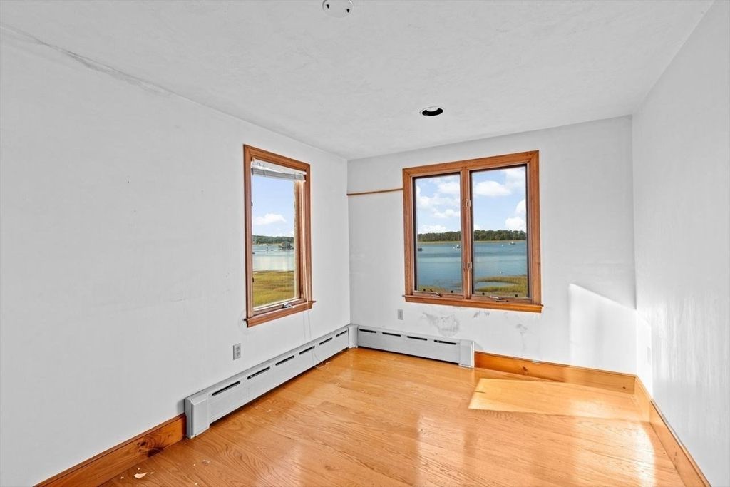 Empty room, Interior, Recessed Lighting, Water, Wood Texture Flooring