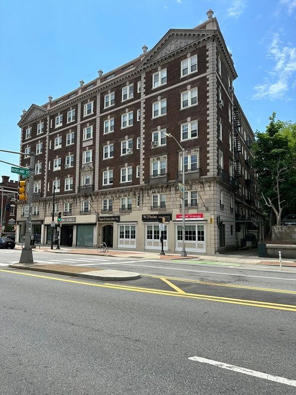 Exterior, Facade, Chicago School