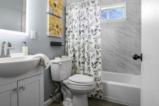 Bathroom, Interior, Marble Walls