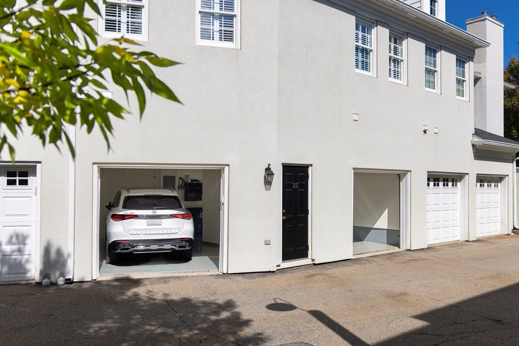 Detached Garage, Exterior