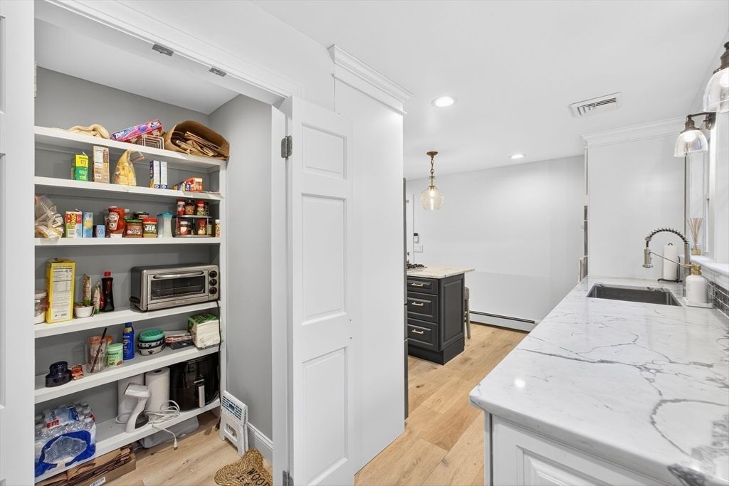 Interior, Kitchen, Pendant Lights, Recessed Lighting, Wood Texture Flooring
