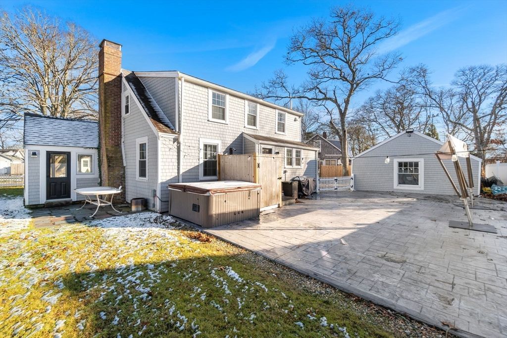Backyard, Exterior, Hot Tub