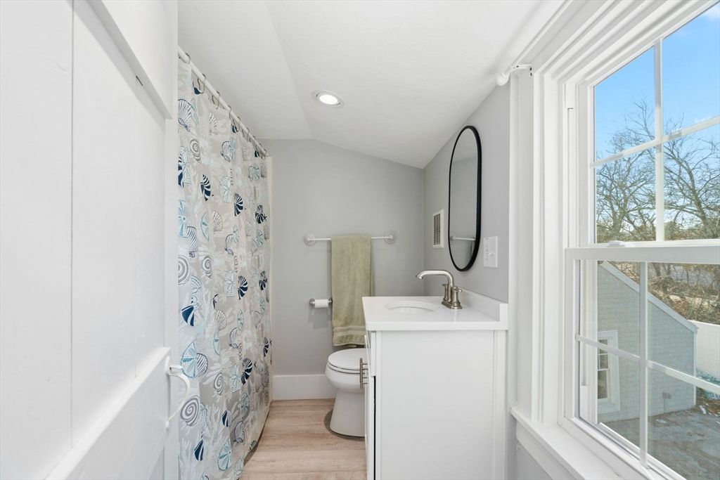 Bathroom, Interior, Recessed Lighting, Wood Texture Flooring