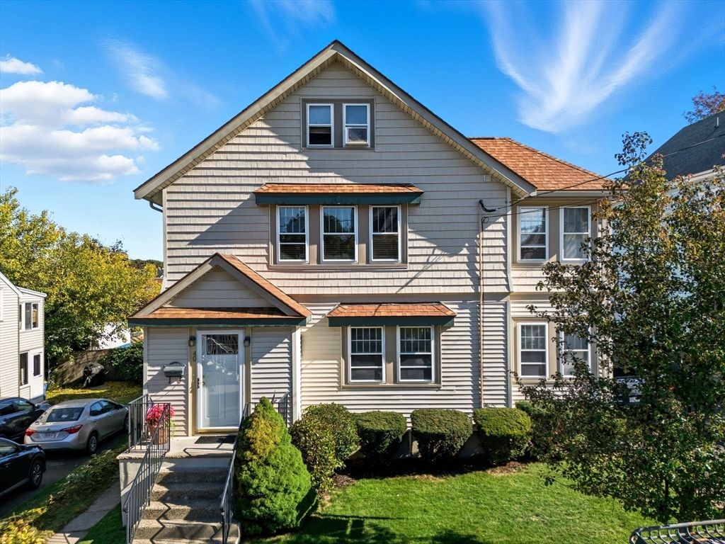 Exterior, Facade, Queen Anne Victorian