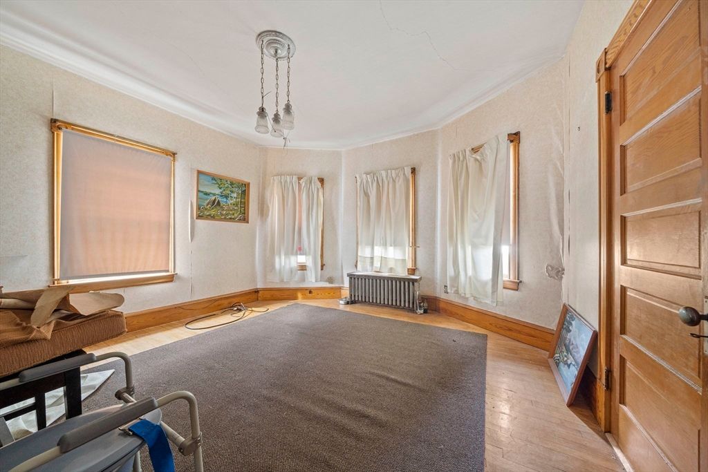 Interior, Pendant Lights, Wood Texture Flooring
