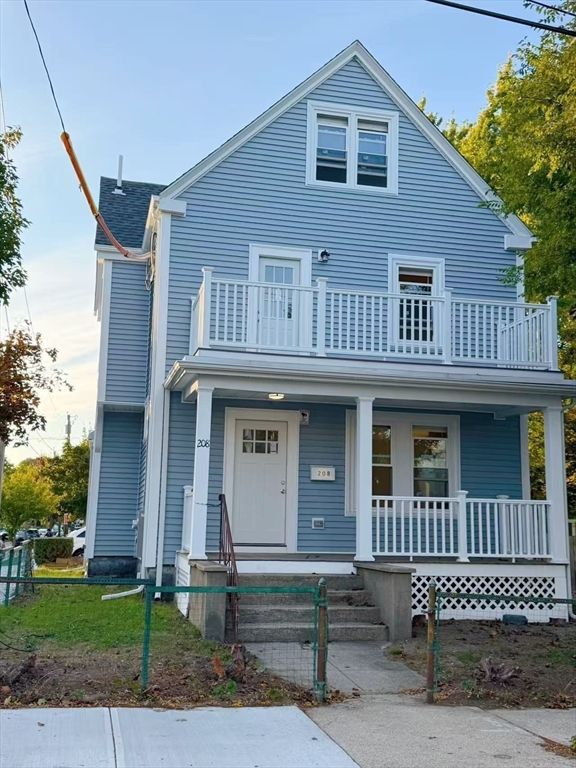 Exterior, Facade, Queen Anne Victorian
